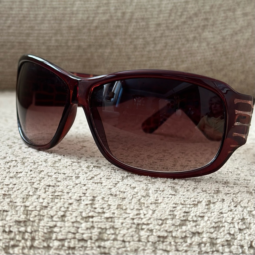 Kenneth Cole Reaction Women’s Sunglasses - Picture 8 of 13